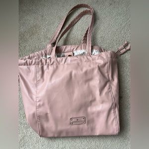 London Fog draw string purse. Only used twice. Ready to reposh.
